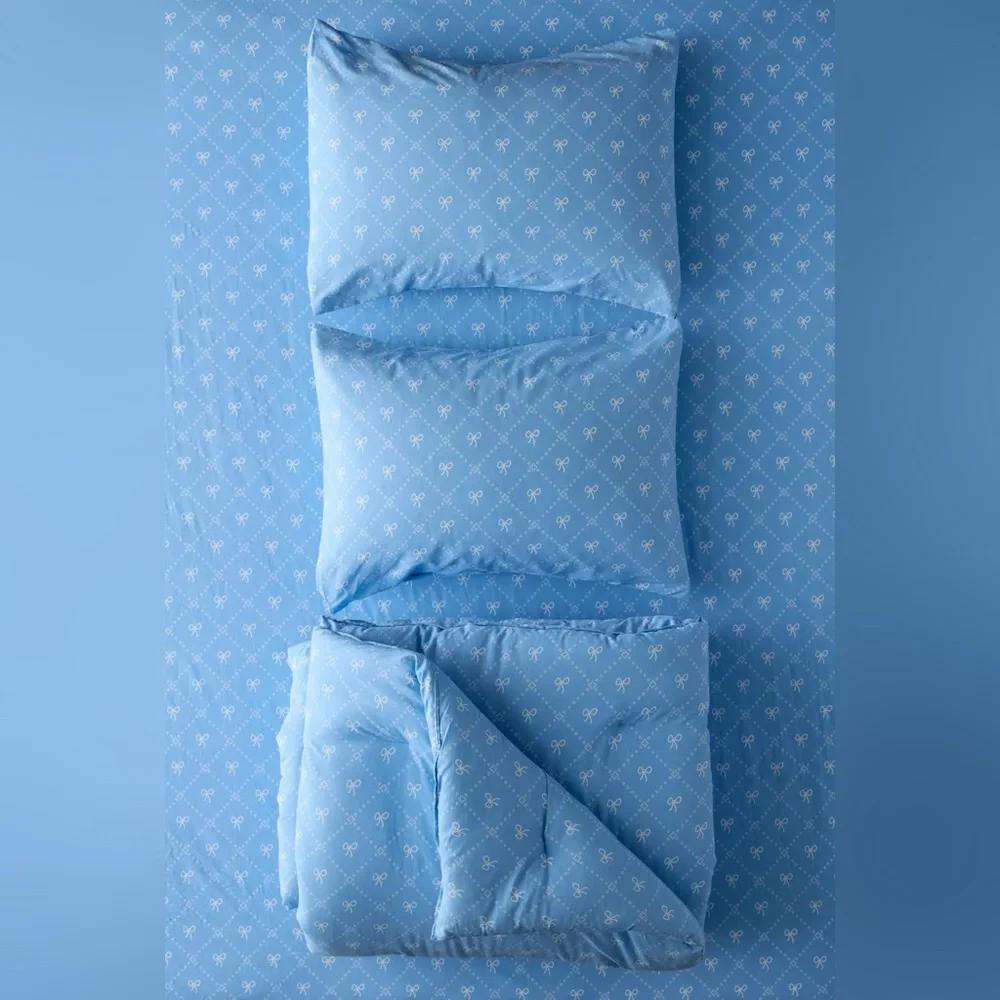 URBAN OUTFITTERS Eloise Bow Patterned Core Comforter Set